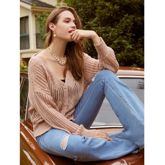 🎥 Hollow Out Pink Buttoned V-Neck Cardigan - Picture 5 of 17